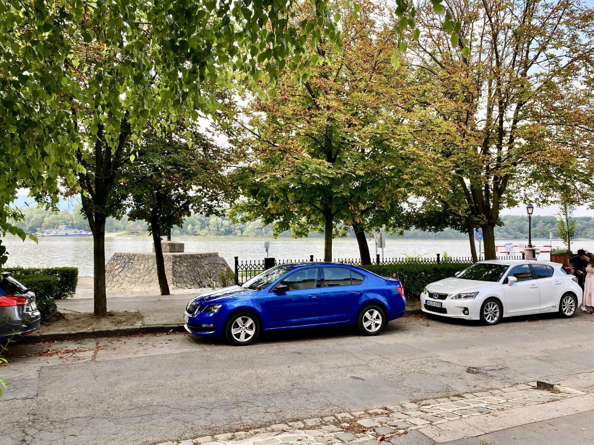 ホテル Bellevue Vendeghaz 2 Vác エクステリア 写真